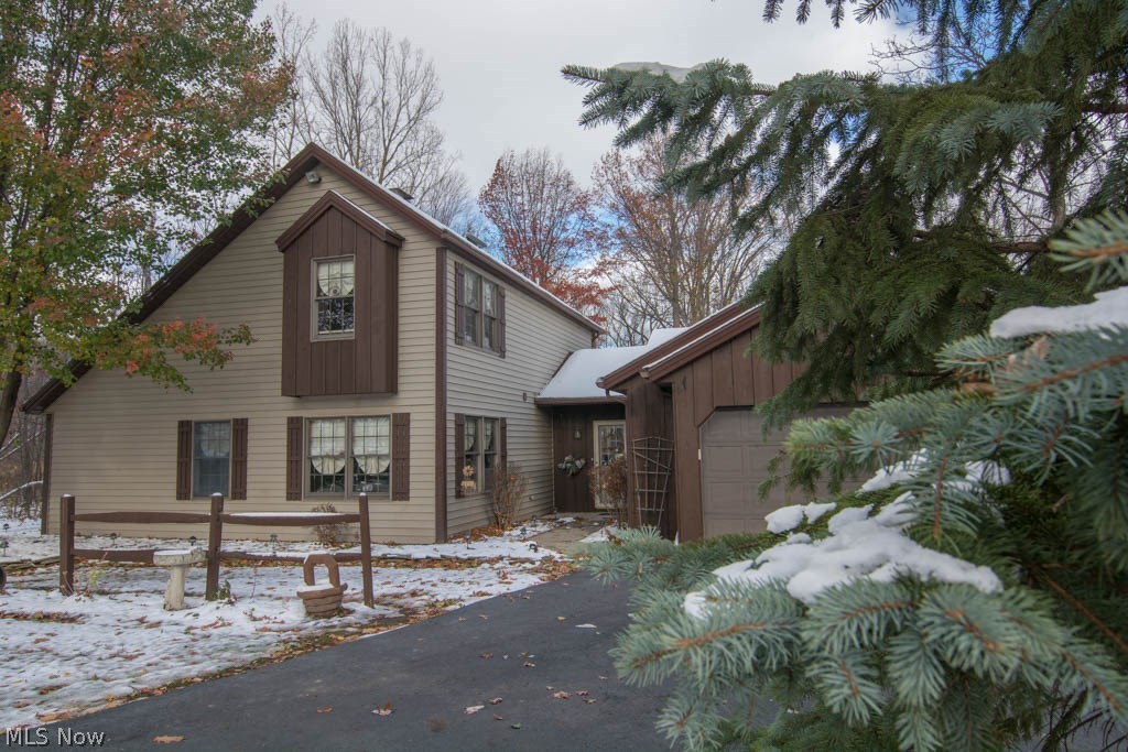48730 Russia Road Amherst, OH 44001 - Photo 1 of 24 Gallery Image 1