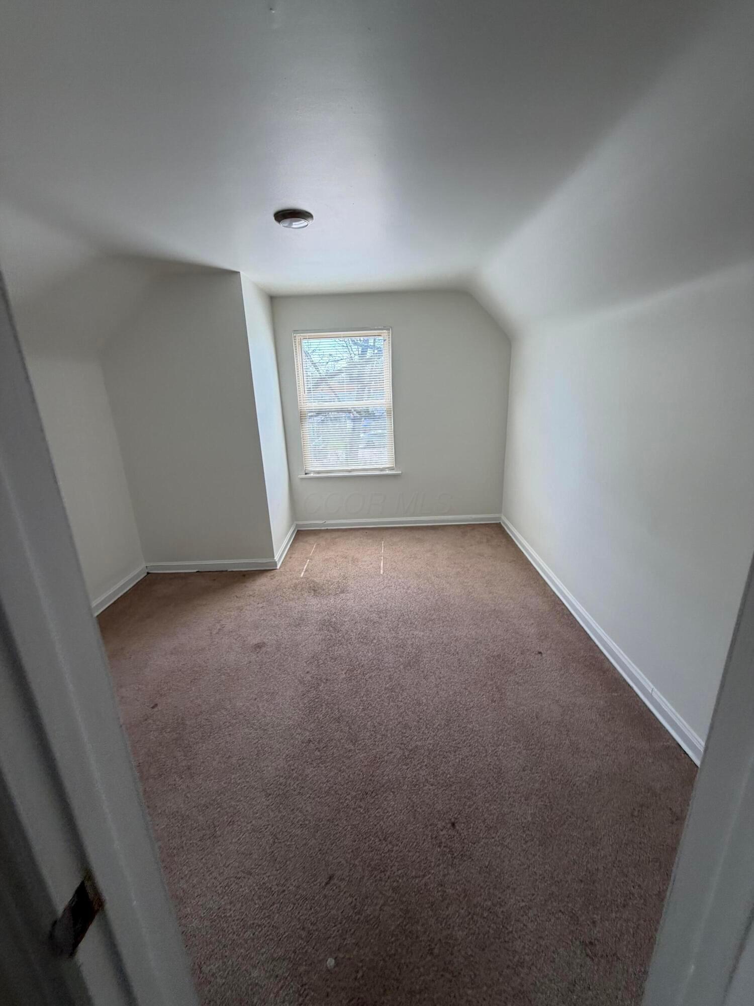 826 South Yearling Road Columbus, OH 43213 - Photo 16 of 18 IMG_6163