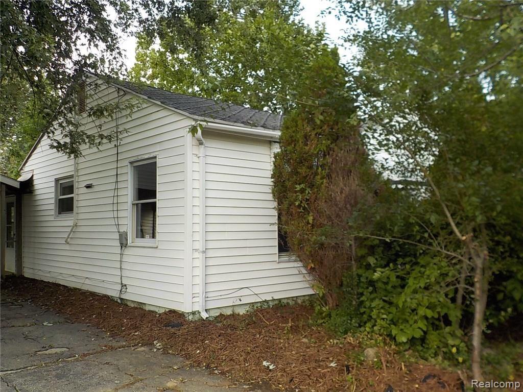5146 Kelly Road Flint, MI 48504 - Photo 4 of 22