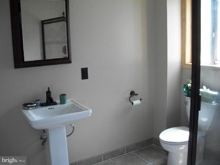 1273 Dennis Road Southampton, PA 18966 - Photo 11 of 12 Bathroom