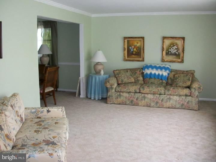 1273 Dennis Road Southampton, PA 18966 - Photo 3 of 12 Living Room