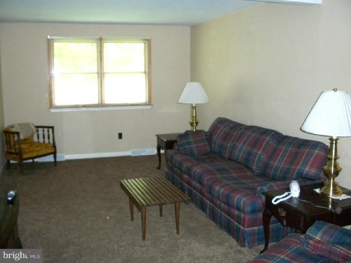 1273 Dennis Road Southampton, PA 18966 - Photo 10 of 12 Den