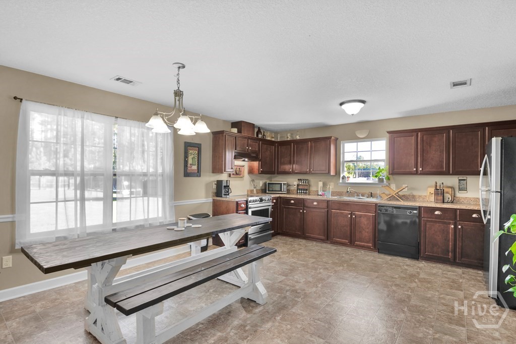 152 Pine View Road Southeast Ludowici, GA 31316 - Photo 11 of 17