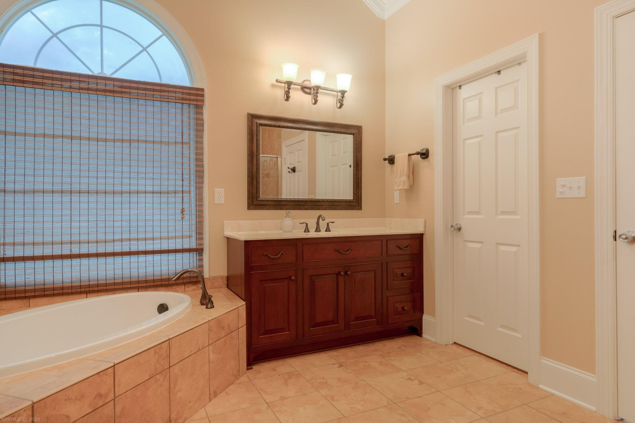 1061 Green Ridge Road Christiansburg, VA 24073 - Photo 34 of 70 Gallery Image 34
