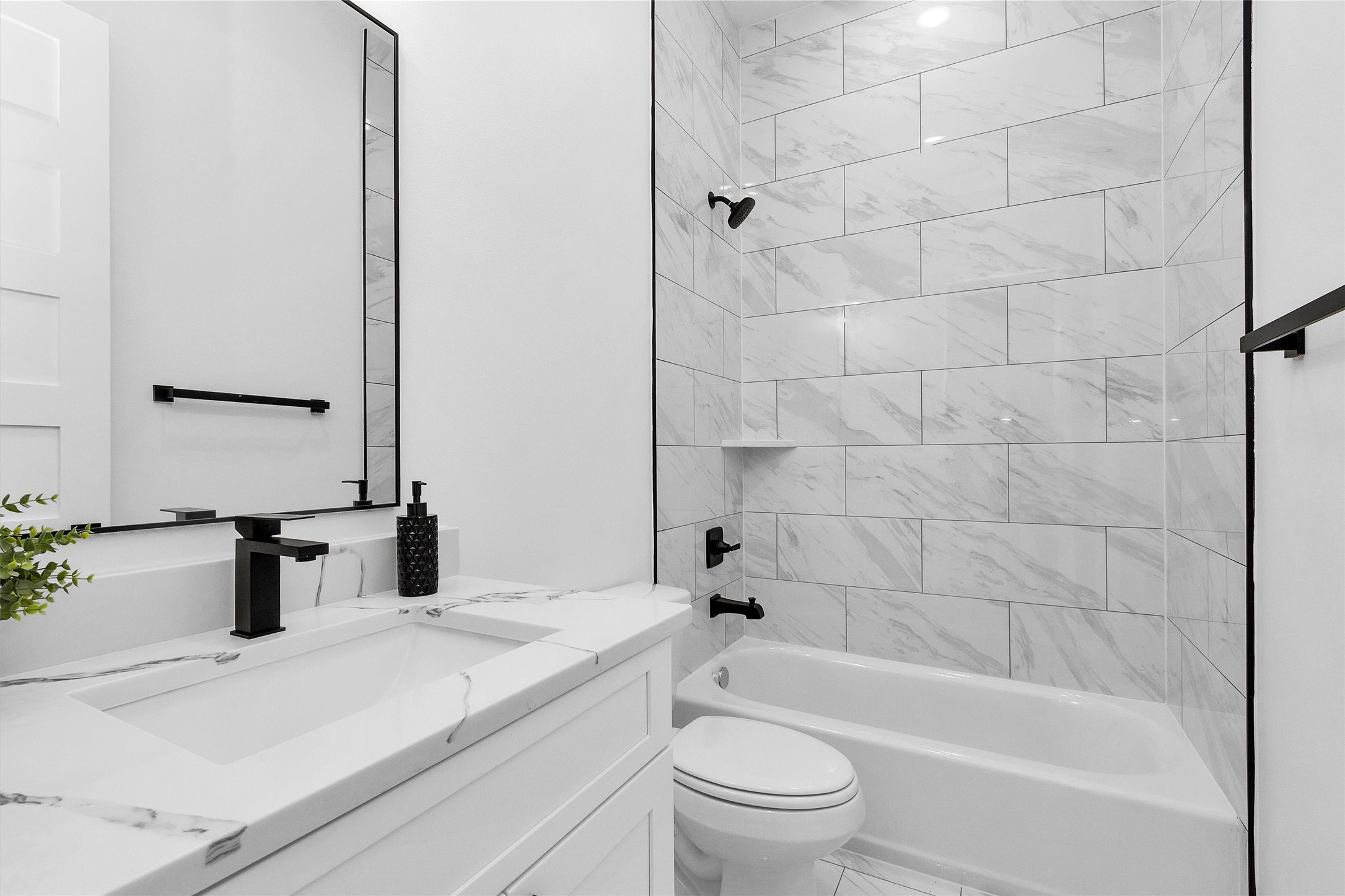 2007 King Street Houston, TX 77026 - Photo 9 of 40