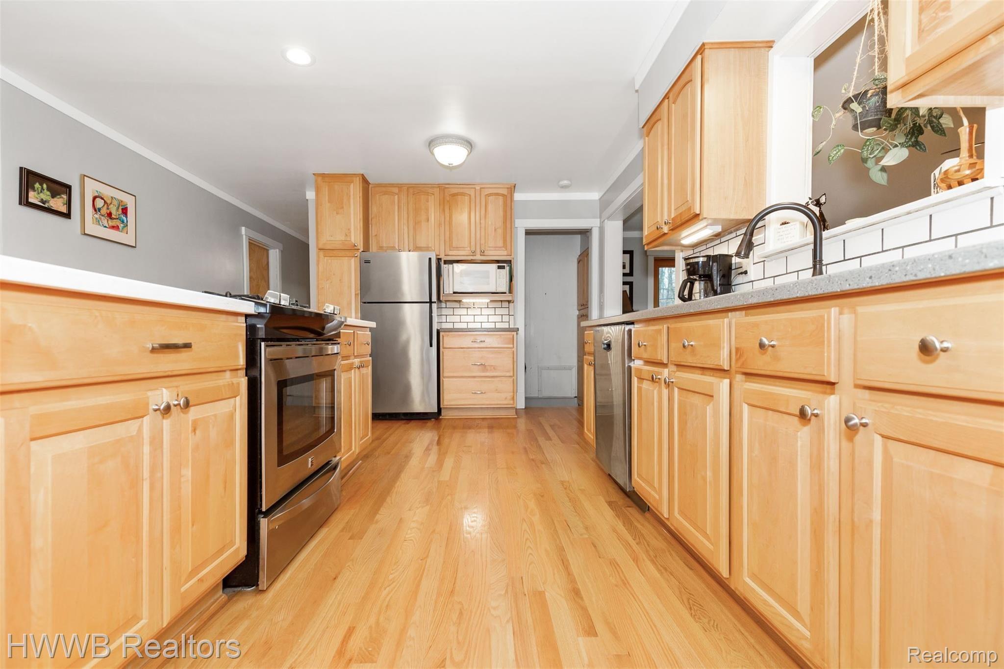 2442 Frankson Avenue Rochester, MI 48307 - Photo 37 of 39 592A7884.jpg