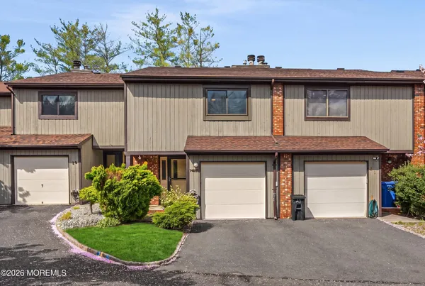 $475,000 | 20 Arrowsmith Court, Unit 26, Matawan, NJ 07747