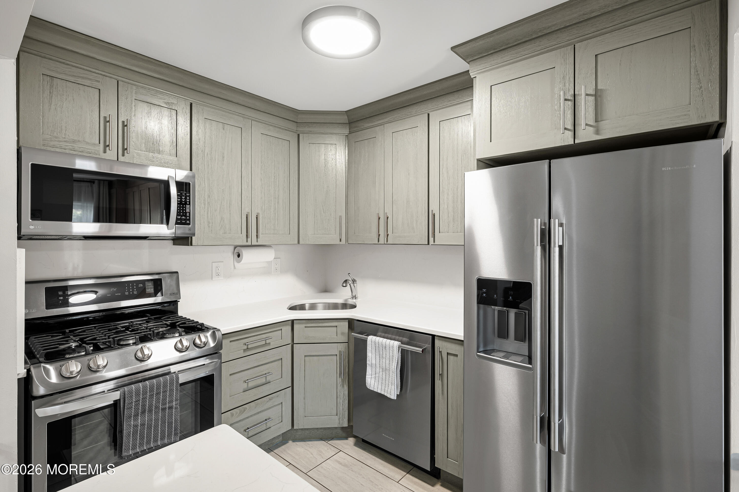 20 Arrowsmith Court, Unit 26 Matawan, NJ 07747 - Photo 25 of 48 20 Arrowsmith Ct Matawan - Interiors-6