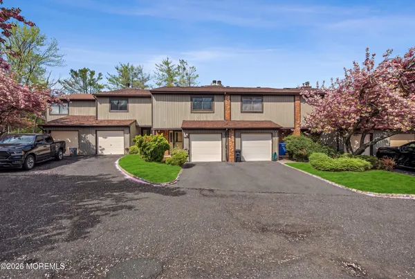 $475,000 | 20 Arrowsmith Court, Unit 26, Matawan, NJ 07747