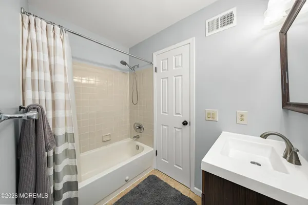 $475,000 | 20 Arrowsmith Court, Unit 26, Matawan, NJ 07747