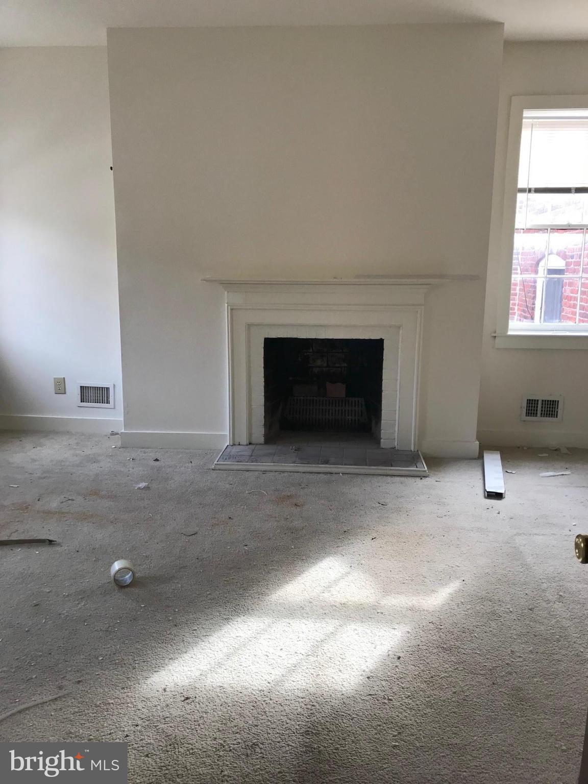 508 North Paca Street Baltimore, MD 21201 - Photo 14 of 16 Tall Ceilings Make this Bedroom Feel Enormous