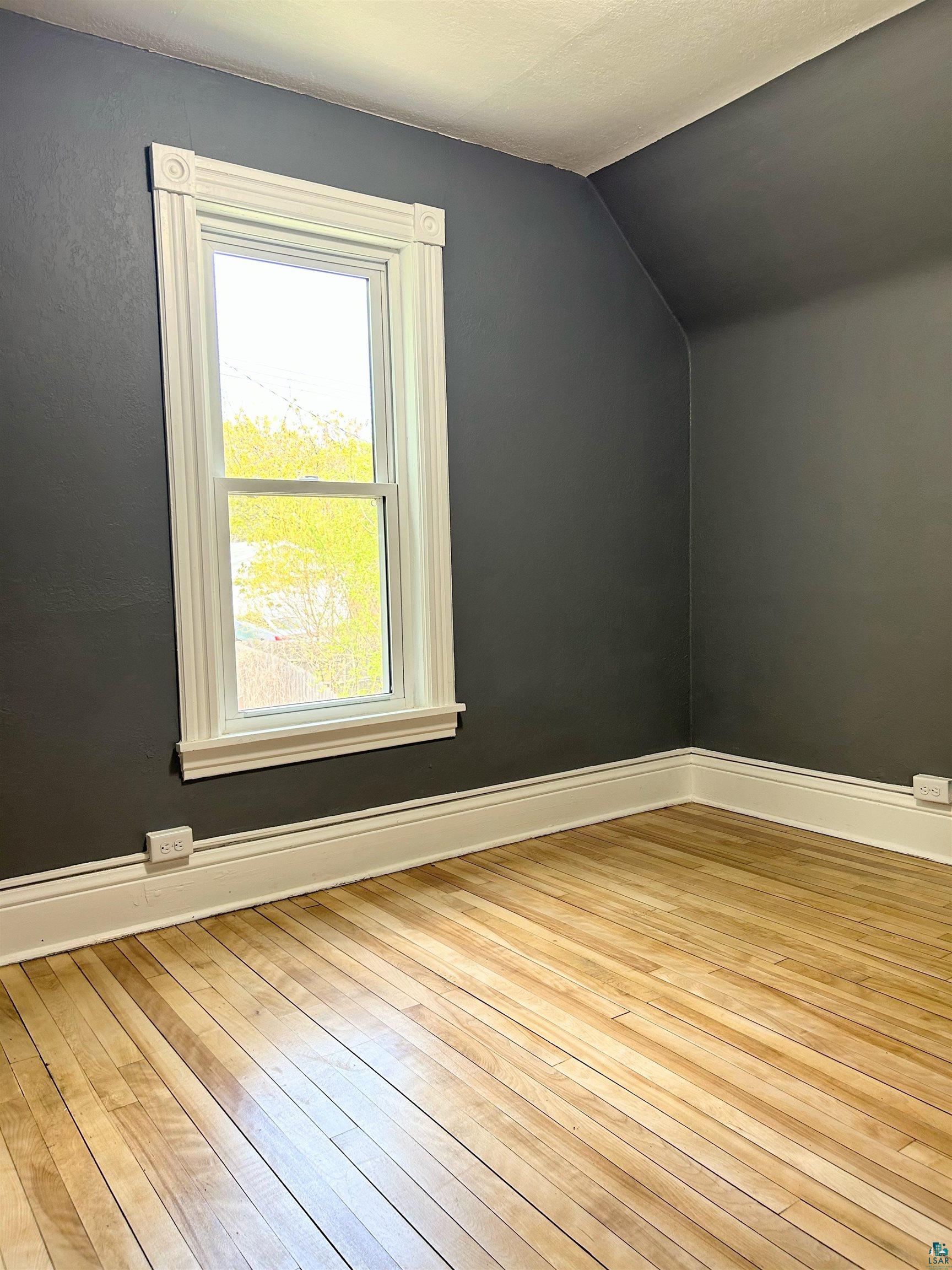 5611 London Road Duluth, MN 55804 - Photo 29 of 44 Bed 2 Bonus Room