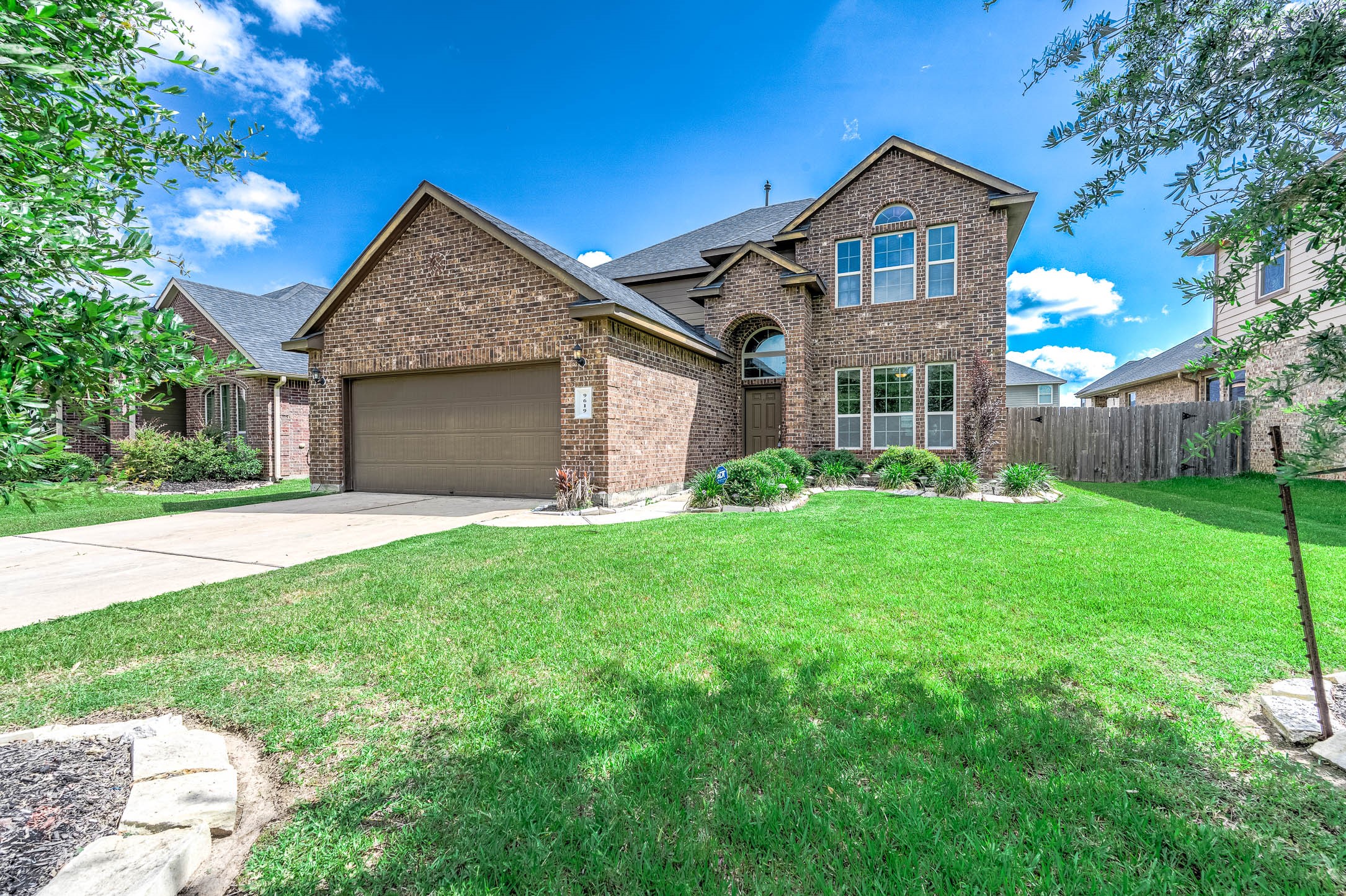 9619 Sumter Court Rosenberg, TX 77469 - Photo 2 of 32