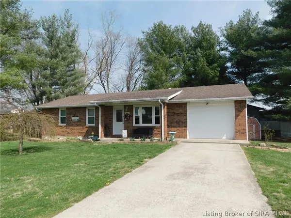 $189,900 | 116 Nichols Avenue, Salem, IN 47167