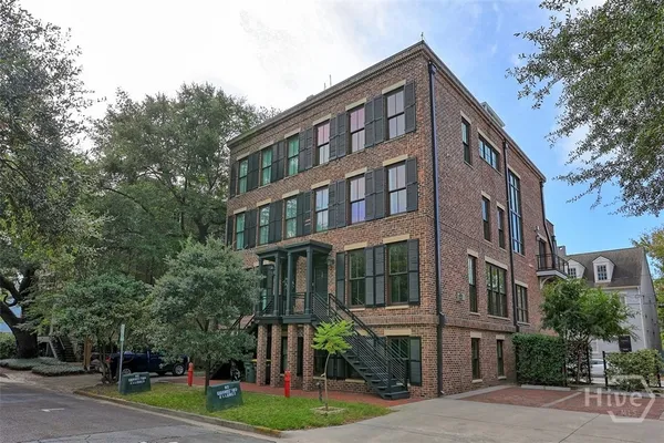 $1,599,000 | 407 East Mc Donough Street, Savannah, GA 31401