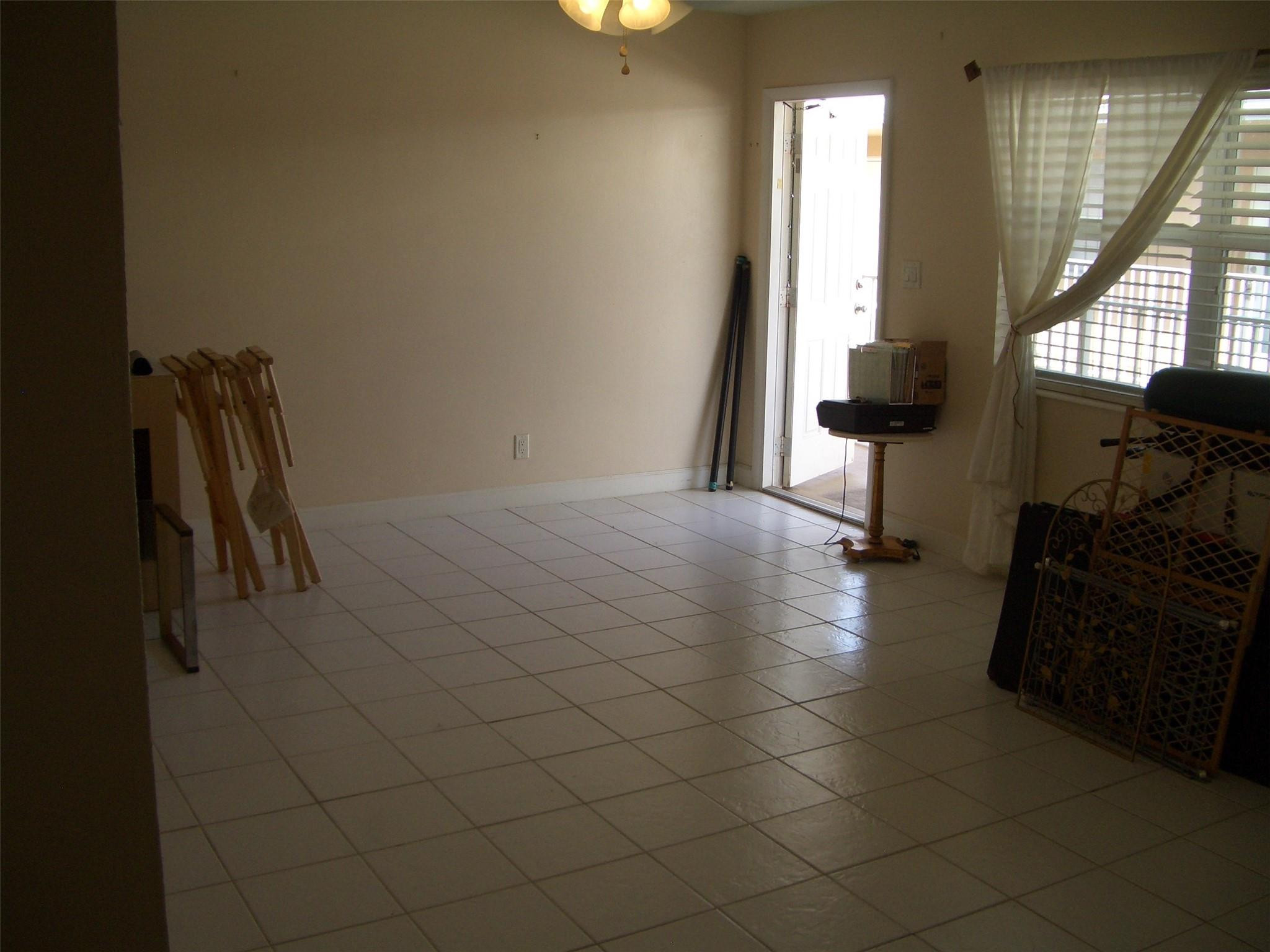 2737 Northeast 28th Street, Unit 7W Lighthouse Point, FL 33064 - Photo 2 of 15 Photo 2