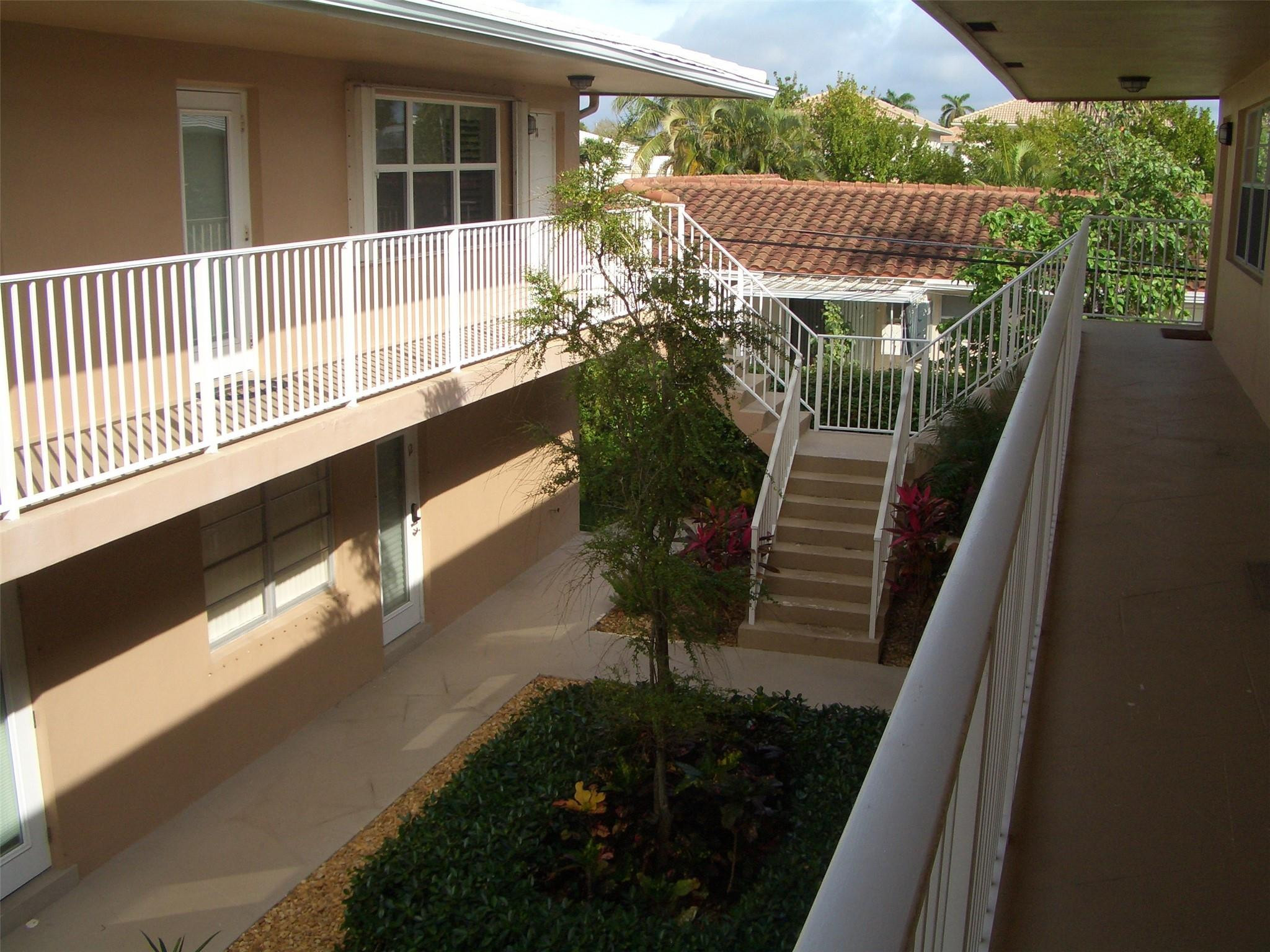 2737 Northeast 28th Street, Unit 7W Lighthouse Point, FL 33064 - Photo 9 of 15 Photo 9