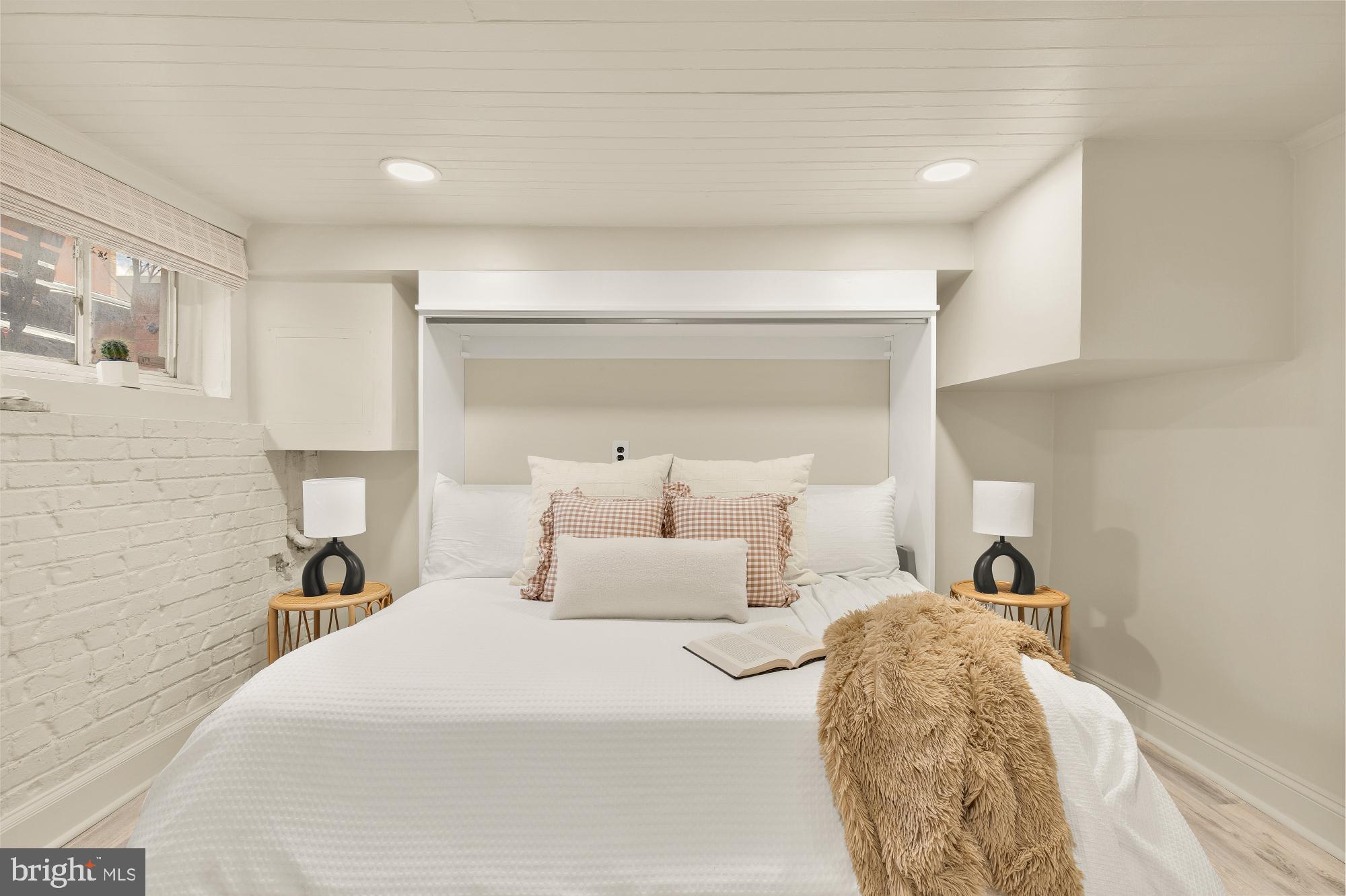 1452 Battery Avenue Baltimore, MD 21230 - Photo 23 of 30 complete with a Murphy bed (included in sale)