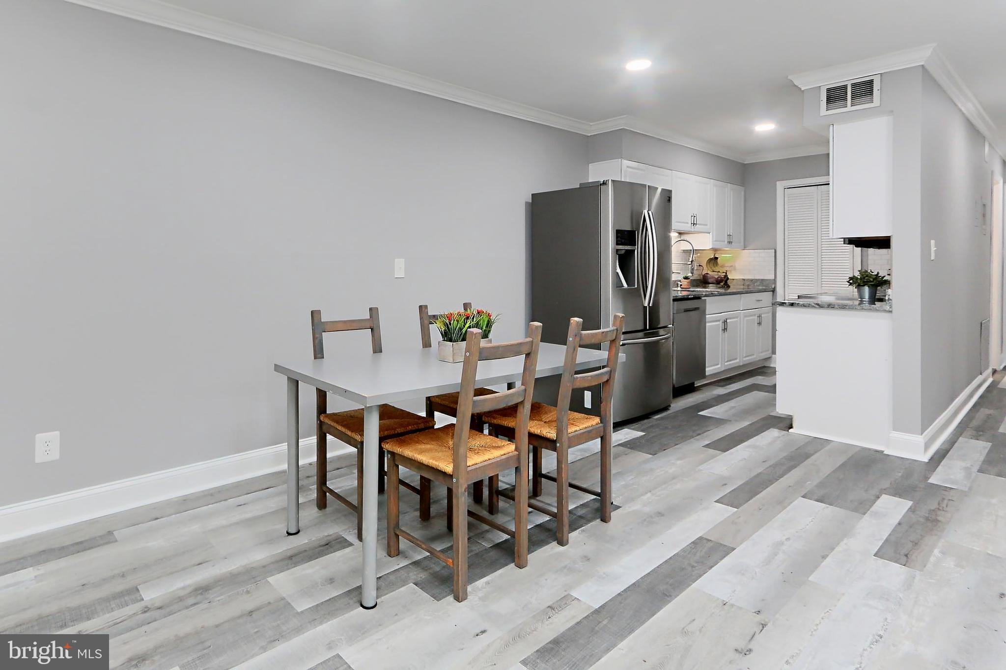 8318 K Kingsgate Road, Unit 545 Springfield, VA 22152 - Photo 10 of 56 Dining room and kitchen