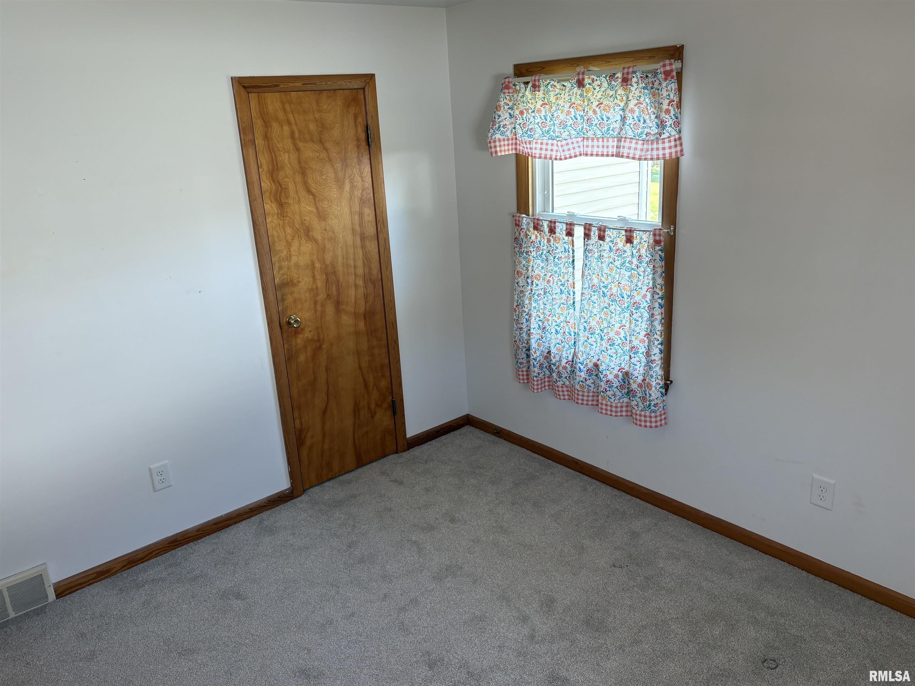 870 Park View Road Galesburg, IL 61401 - Photo 29 of 60