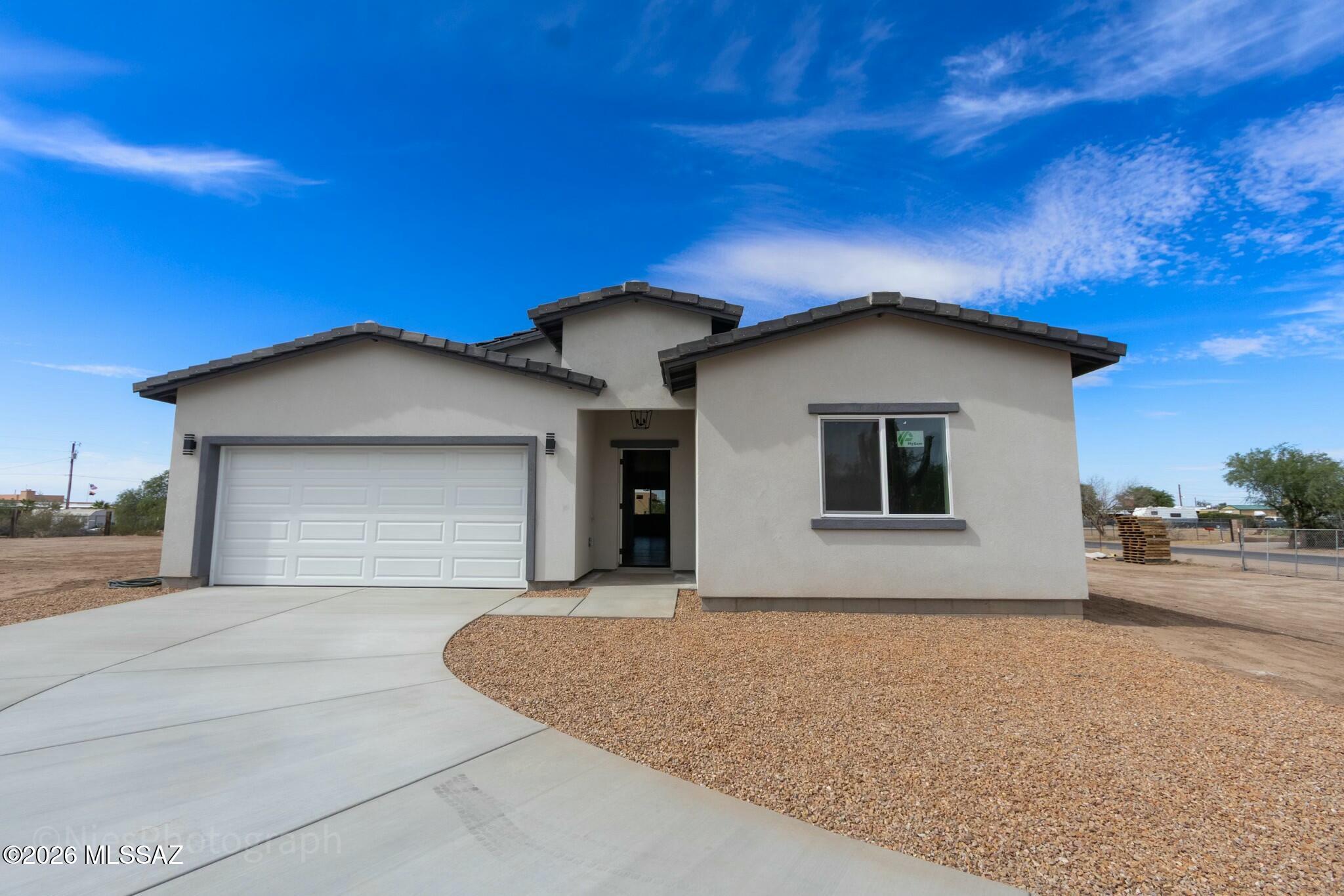 12603 North Carbine Road Marana, AZ 85653 - Photo 1 of 43 IMG_3366