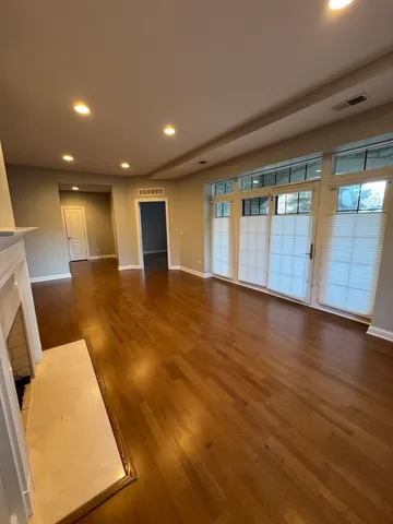 a view of livingroom with furniture