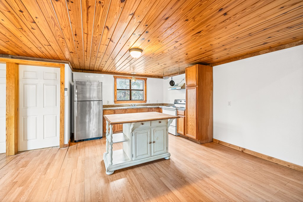 123 Birch Road Fredericksburg, TX 78624 - Photo 11 of 60