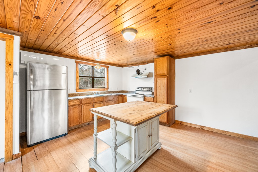 123 Birch Road Fredericksburg, TX 78624 - Photo 9 of 60