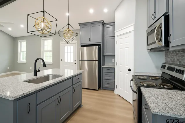 $199,999 | 17073 Hillside Drive, Flint, TX 75762