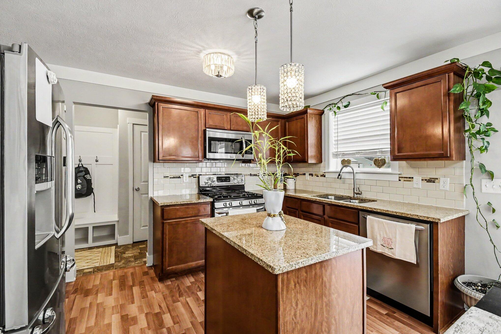 5954 Sable Ridge Drive Southeast Kentwood, MI 49508 - Photo 5 of 19 IMG_1104 (1)