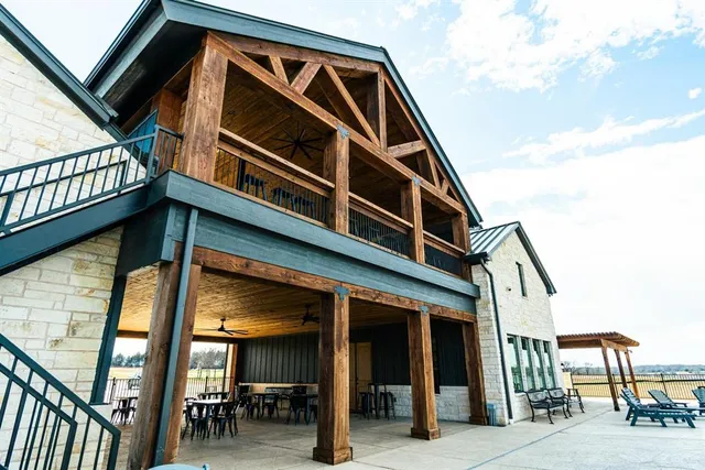 a view of a building entrance