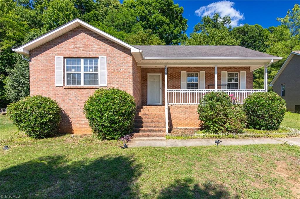1528 Ambridge Court High Point, NC 27265 - Photo 1 of 28