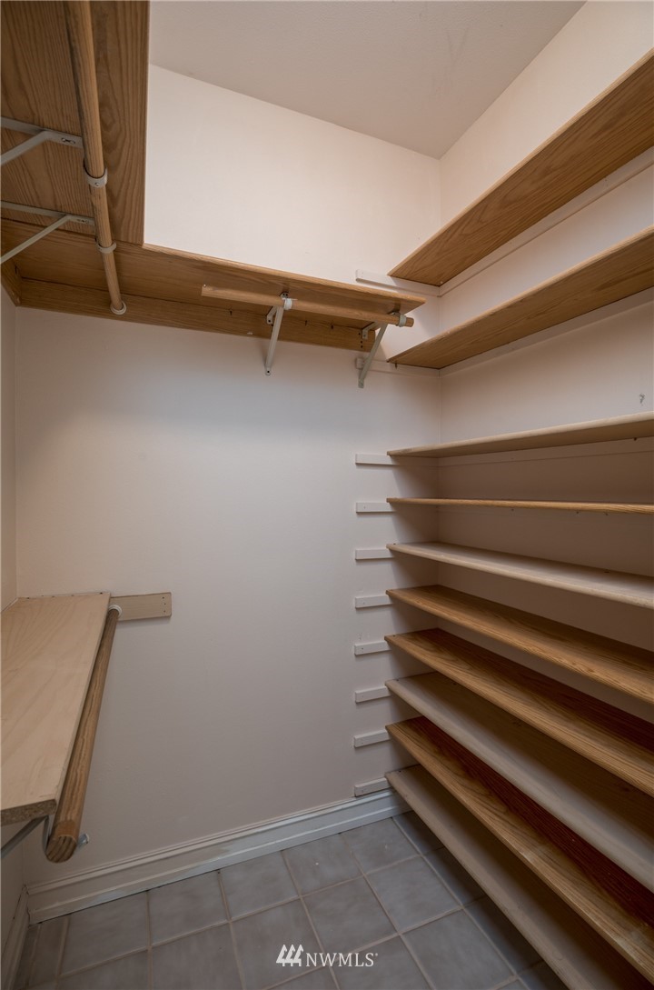 890 South Lucy Road Othello, WA 99344 - Photo 29 of 40 a view of walk in closet with empty racks
