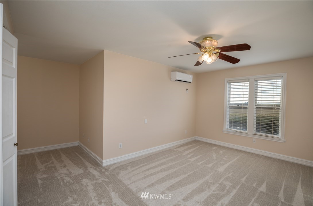 890 South Lucy Road Othello, WA 99344 - Photo 38 of 40 a view of empty room with ceiling fan
