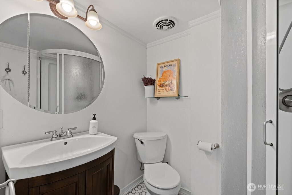 75 East Road Tacoma, WA 98406 - Photo 27 of 38