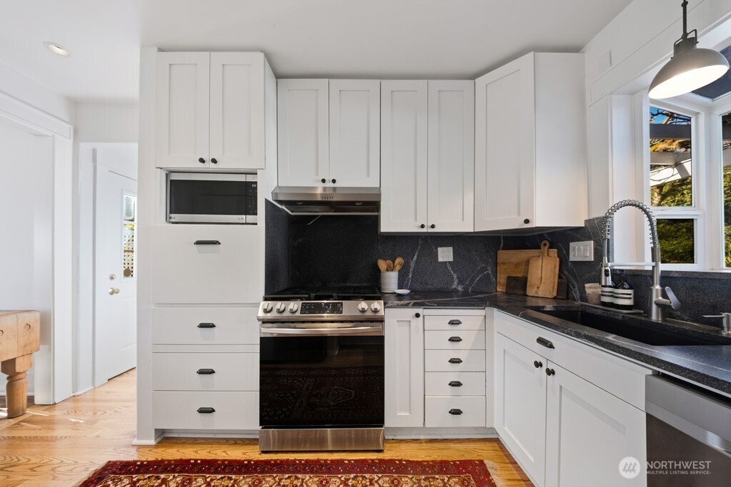 75 East Road Tacoma, WA 98406 - Photo 9 of 38