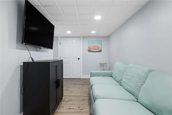 $3,800 | 340 Old Mill Lane, Portsmouth, RI 02871
