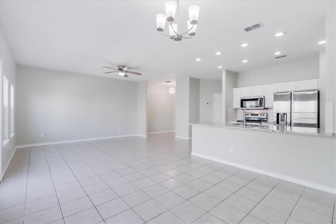 15513 Palmira Avenue, Unit B Corpus Christi, TX 78418 - Photo 12 of 39