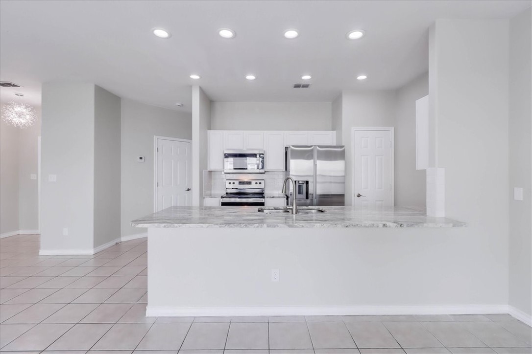 15513 Palmira Avenue, Unit B Corpus Christi, TX 78418 - Photo 14 of 39