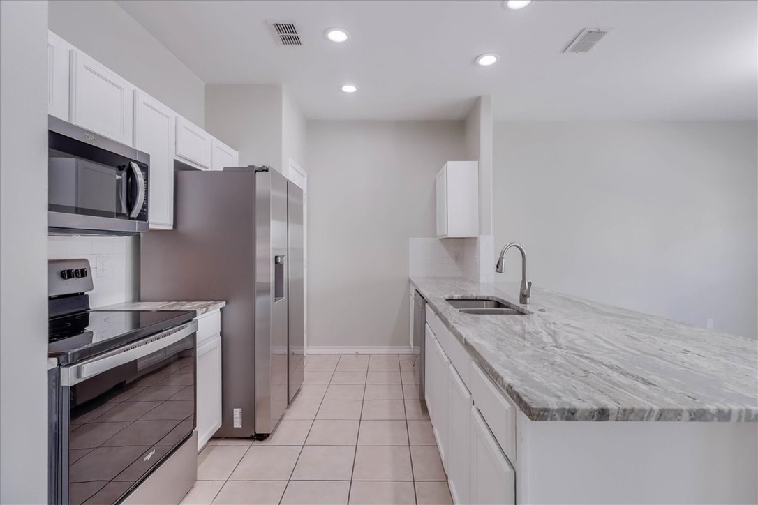 15513 Palmira Avenue, Unit B Corpus Christi, TX 78418 - Photo 16 of 39