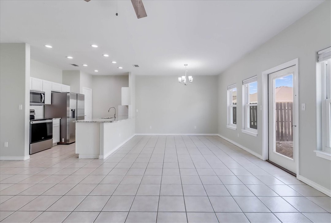 15513 Palmira Avenue, Unit B Corpus Christi, TX 78418 - Photo 18 of 39