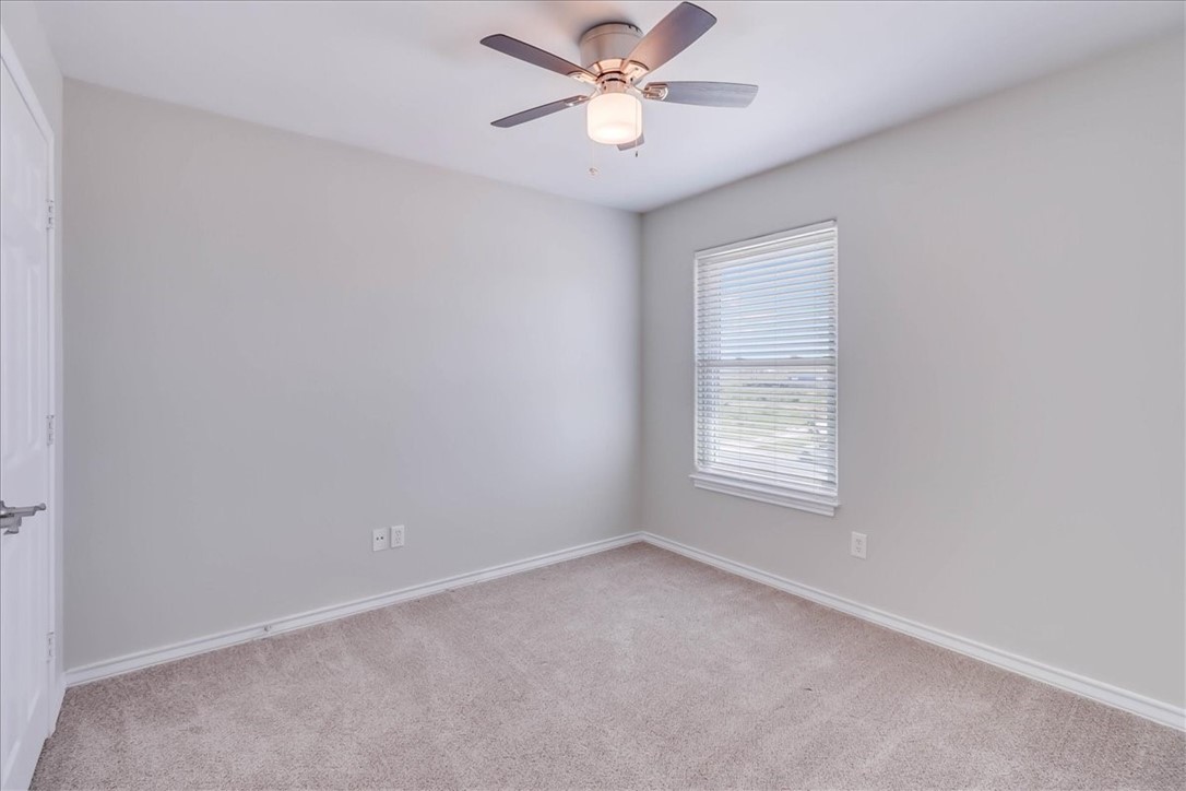 15513 Palmira Avenue, Unit B Corpus Christi, TX 78418 - Photo 31 of 39