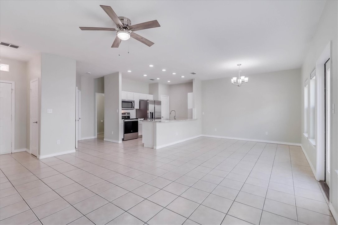 15513 Palmira Avenue, Unit B Corpus Christi, TX 78418 - Photo 7 of 39