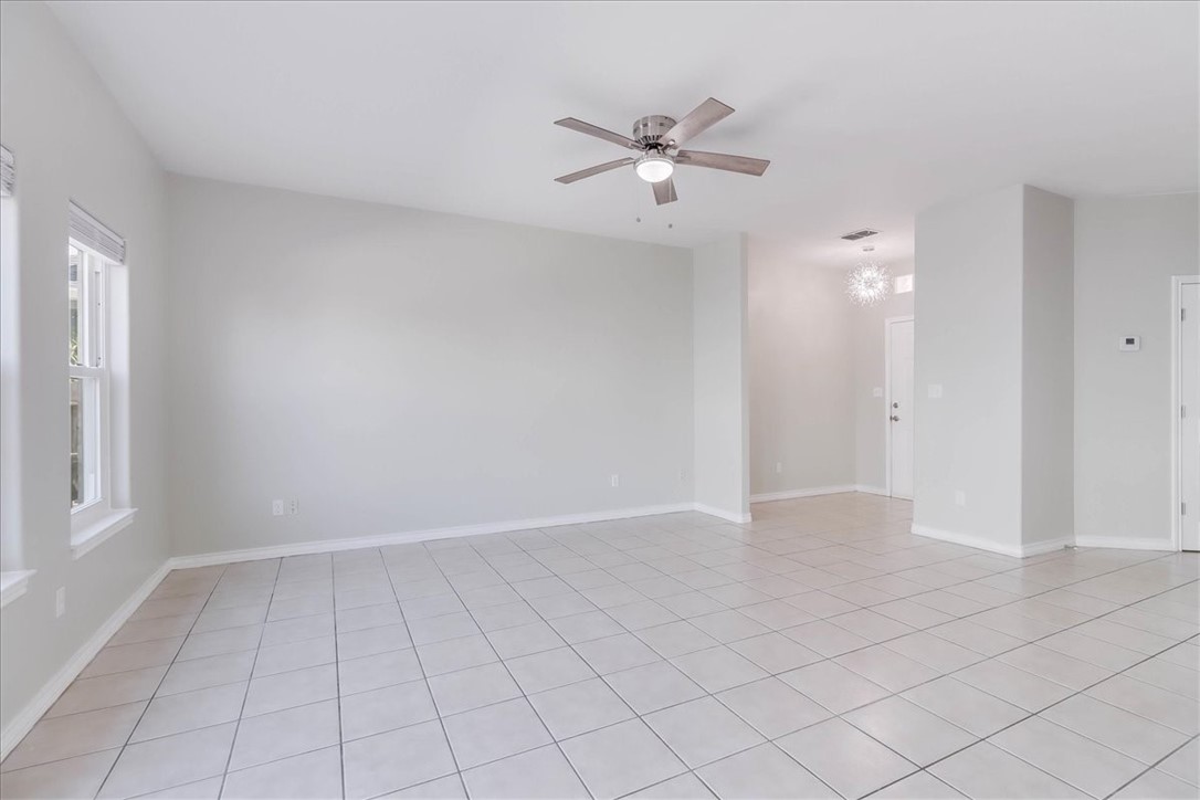 15513 Palmira Avenue, Unit B Corpus Christi, TX 78418 - Photo 8 of 39