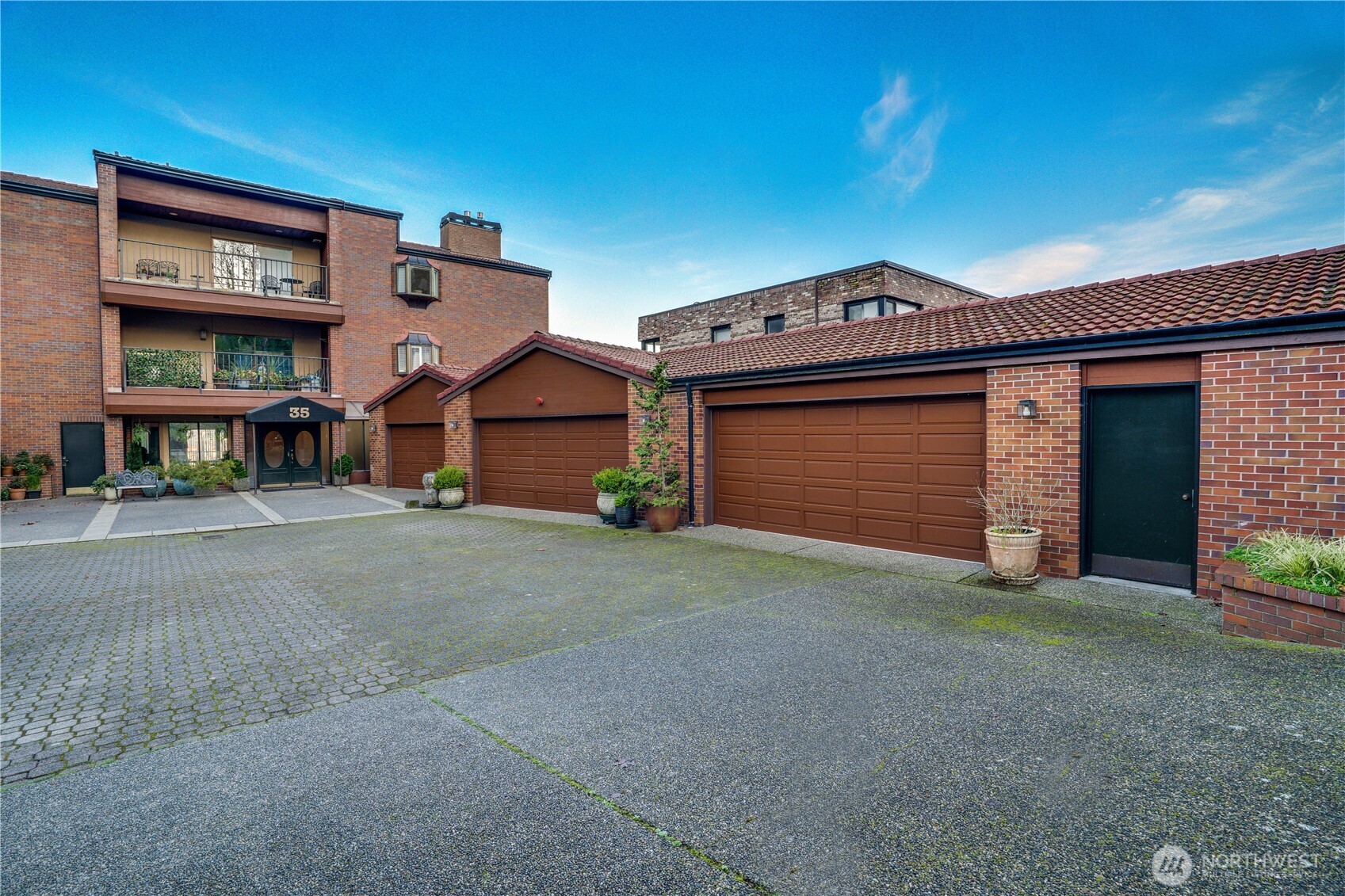 35 Broadway, Unit 1 Tacoma, WA 98402 - Photo 32 of 34