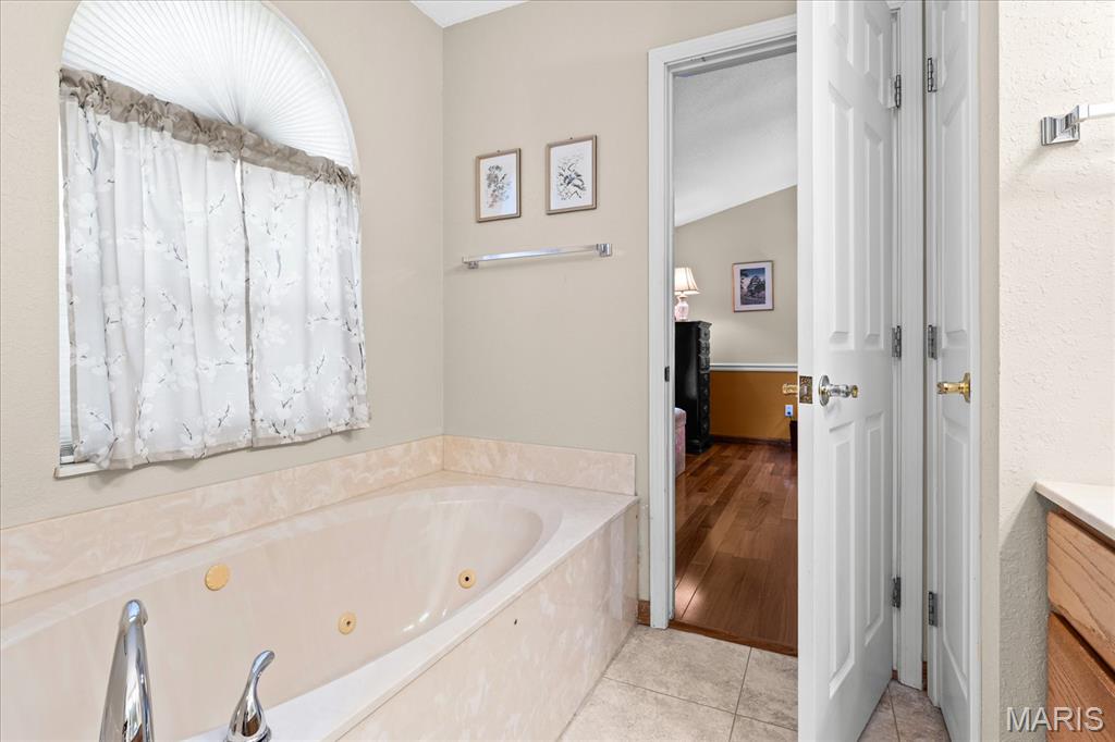 1063 Oxford Hill Road O'Fallon, IL 62269 - Photo 24 of 60