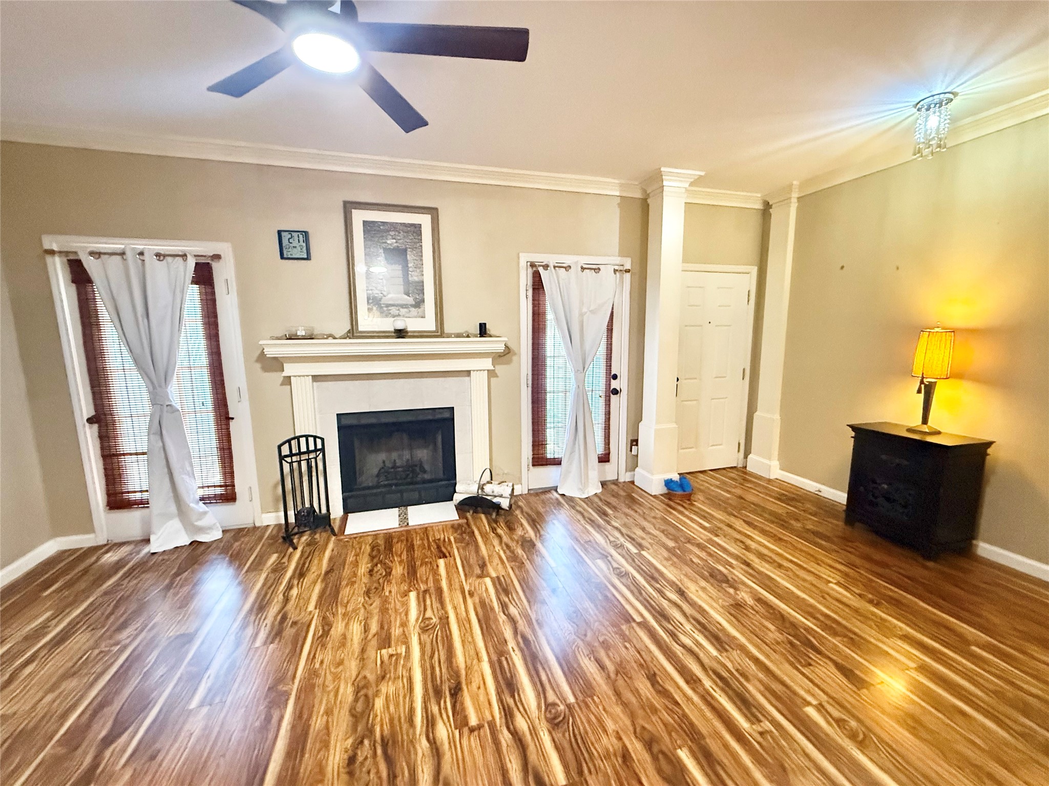 6000 Reims Road, Unit 3010 Houston, TX 77036 - Photo 3 of 28 Spacious Living Area