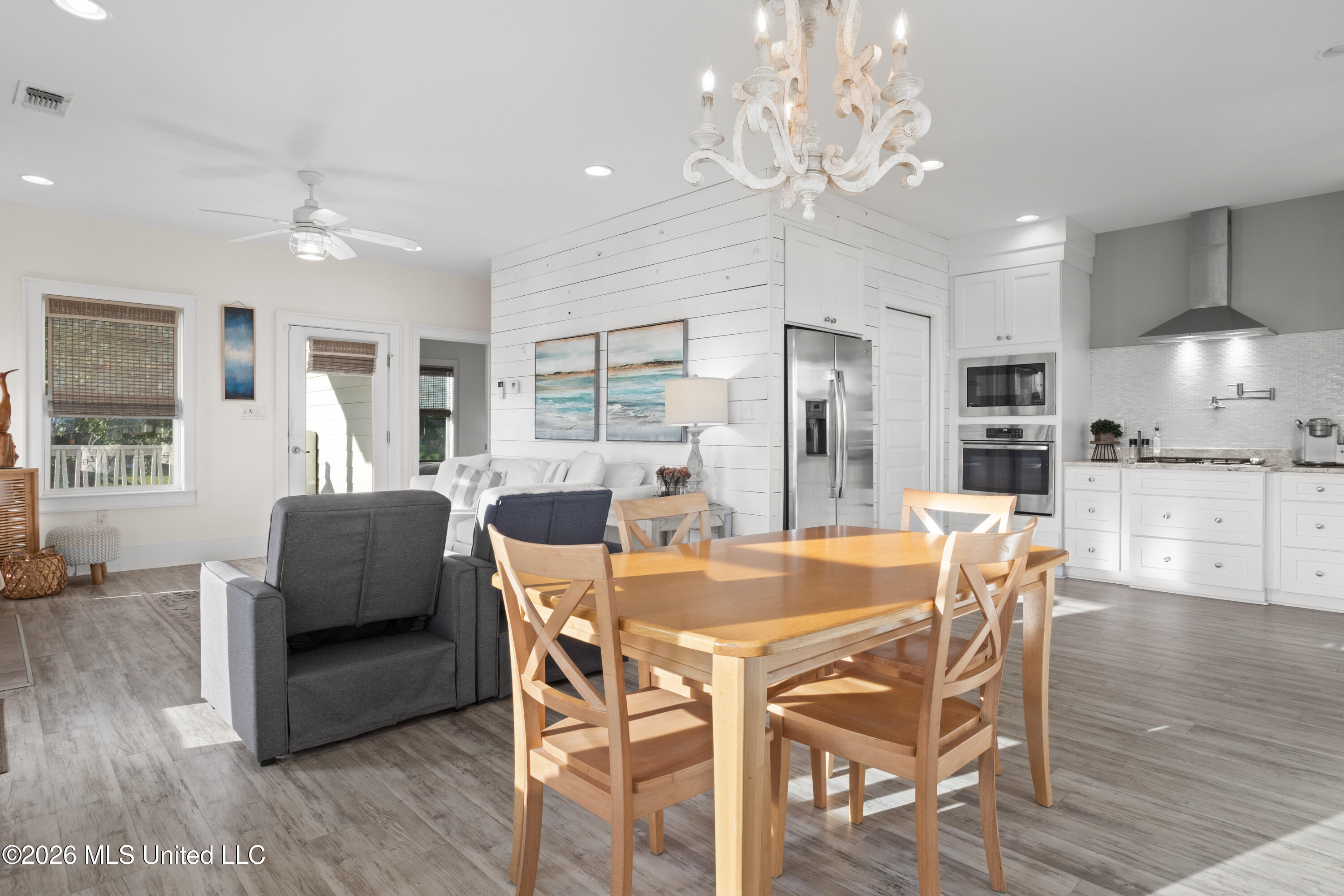 1623 Cayman Cove Biloxi, MS 39531 - Photo 16 of 58 00030