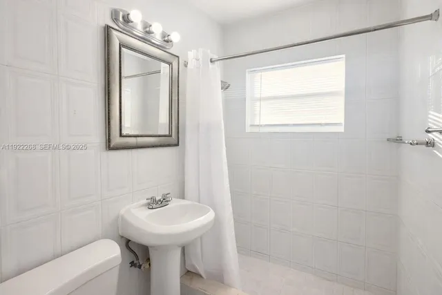 $2,395 | 1523 Northeast 110th Terrace, Unit 1525, Miami, FL 33181