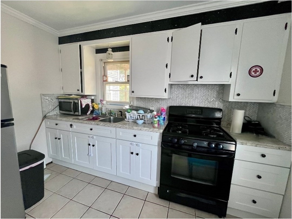 97 Pleasant Street Clinton, MA 01510 - Photo 15 of 30